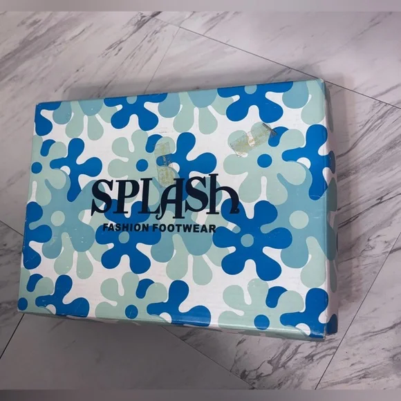 Pointed toe Embroidered and Beaded Black and Silver heels Size:9M - Picture 8 of 8